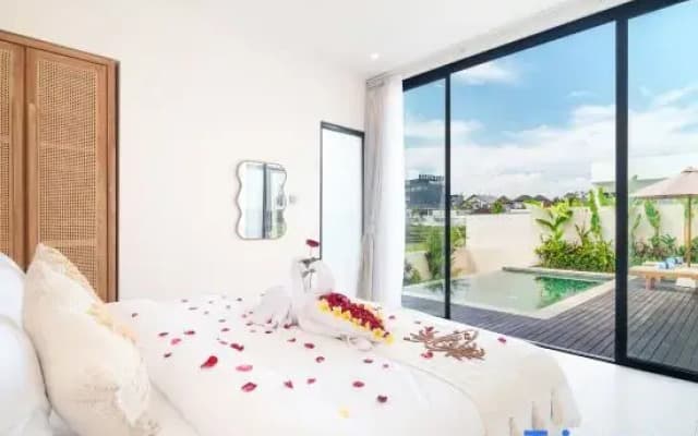 2 Bed Luxurious Pool Villa with Ricefield view