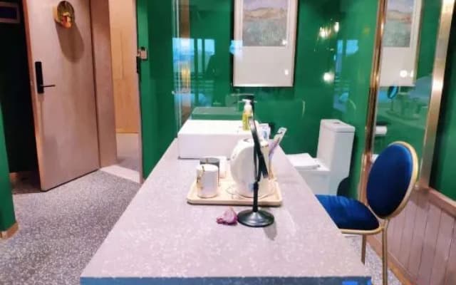 Xike Hotel (Central Hospital East Hospital Pingqiao Century Plaza Branch)