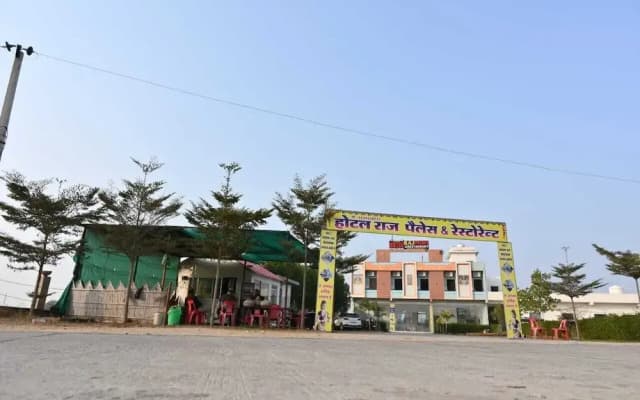Hotel Raj Palace & Restaurant