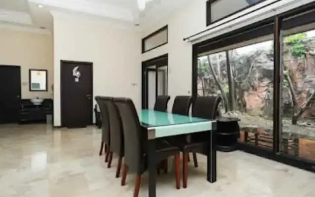 Salju House