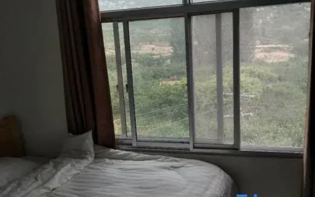 Mengyin Health Preservation Park Farmhouse