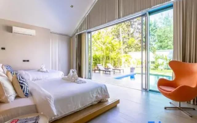 Large Private Pool Villa with 7 Bedrooms (7B)