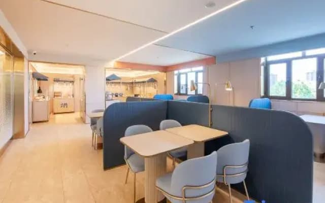 HanTing Hotel (Xingtai Renze Tianhongcheng)
