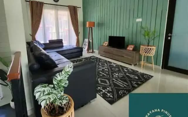 Kayana Pinus Villa Batu