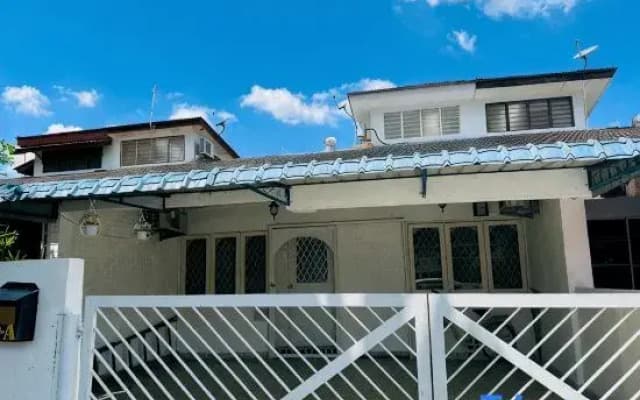 3 bedroom landed beside Jonker Taman Kota Laksamana 150A by Myplace