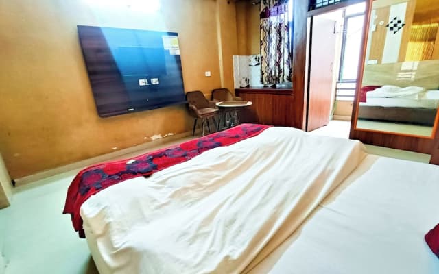 Hotel Krishna Regency - near ISCKON