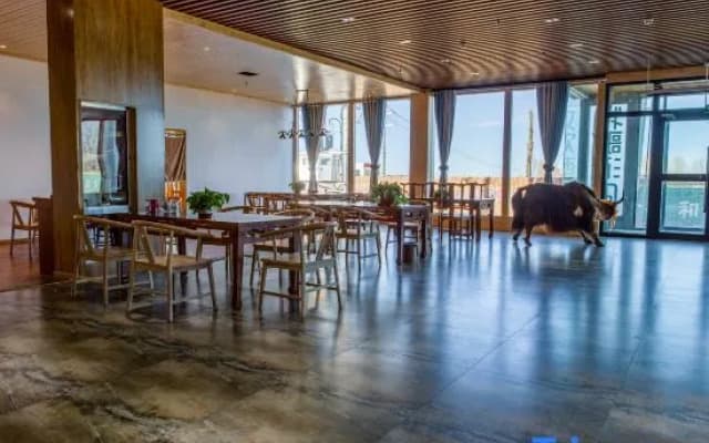 Lake View Suites by Muge