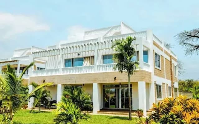 Luxurious 5-bedroom Villa With Private Pool in Diani