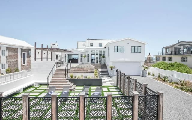 Sandbanks Villa
