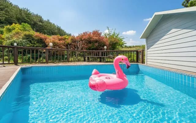 Geoje Come and Stay Pension