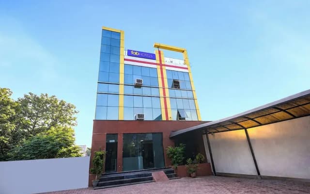 Fabhotel Divine