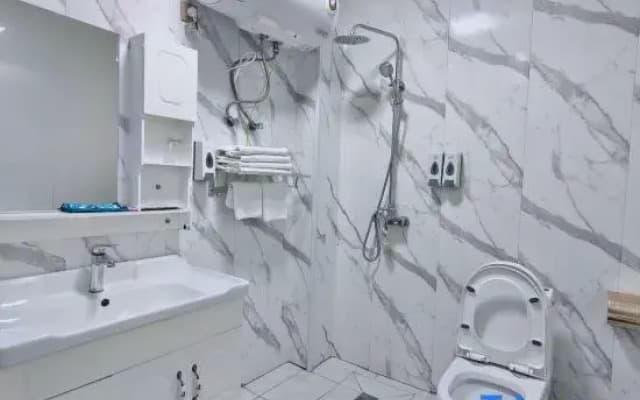 Changge Xingang Express Hotel