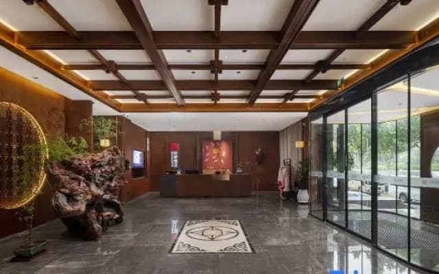QIANNA HOTEL (Zhengzhou Fangte)