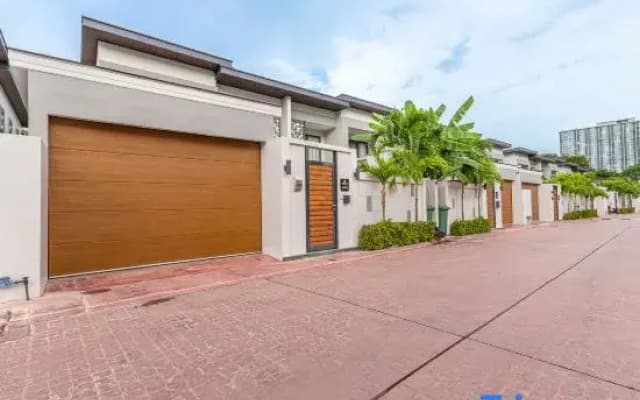 Thaihome Luxury 3+1 b in Jomtien