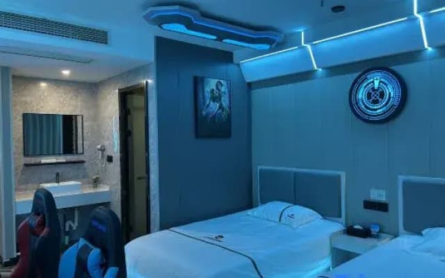 Dolphin E-Sports Hotel