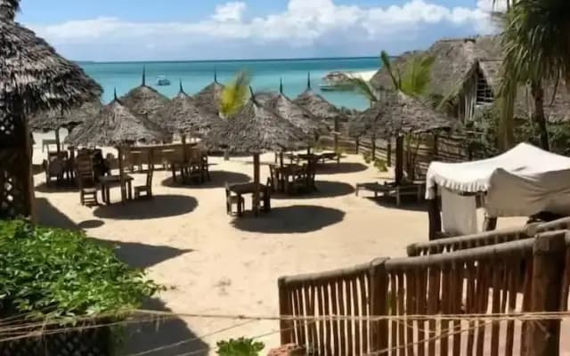Pazuri Kendwa Beach Hotel