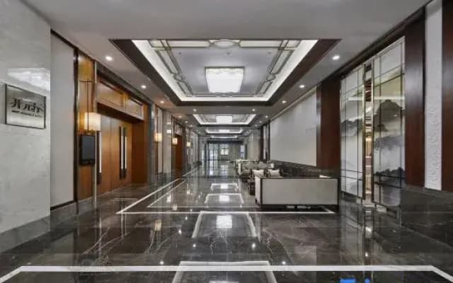 Maison New Century Hotel