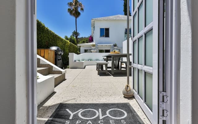 YOLO Spaces - Clifton Petite Villa