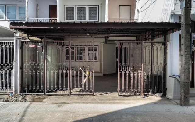 FunnD Mrt lat phrao 5Beds NetflixYouTube