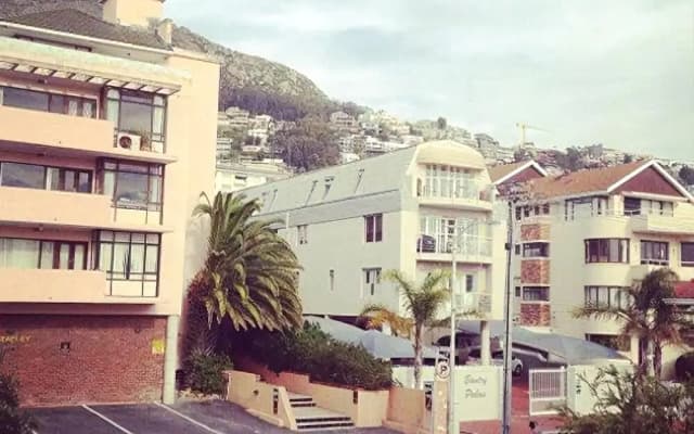 Albatross Guest house