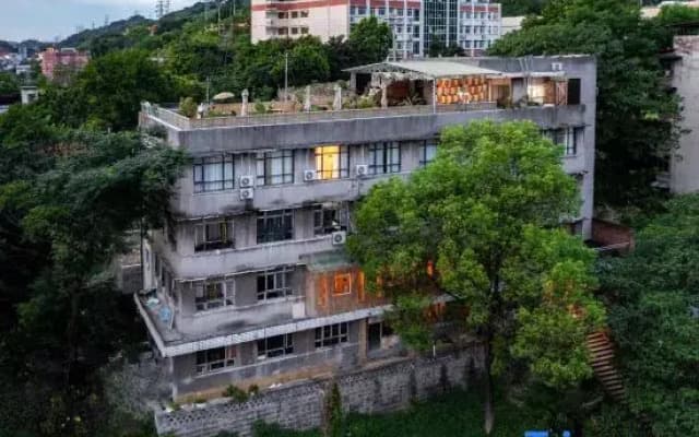 Xiaozhongshan River View Homestay (Chongqing Longmenhao Laojie)