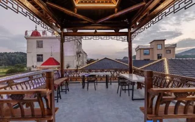 Floral Nanshan Yisu Homestay (Lushan Scenic Area Donglin Buddha)