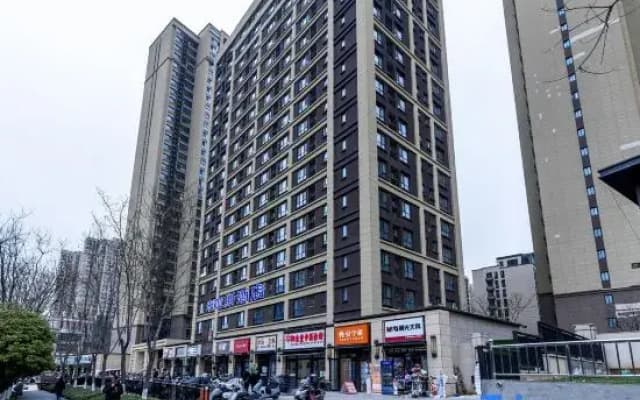 Mias Hotel (Space City Center Plaza)