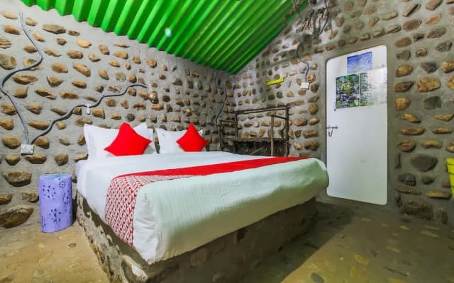 OYO 25131 Jungle Book Resort