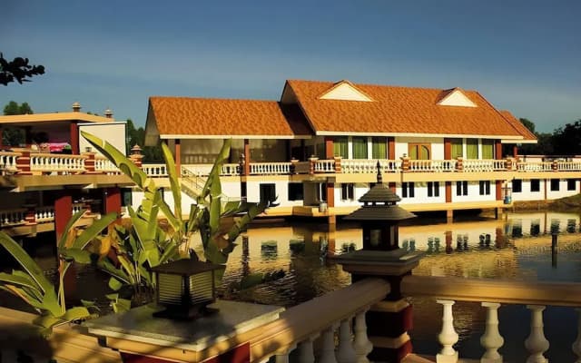 Naya Park View Hotel