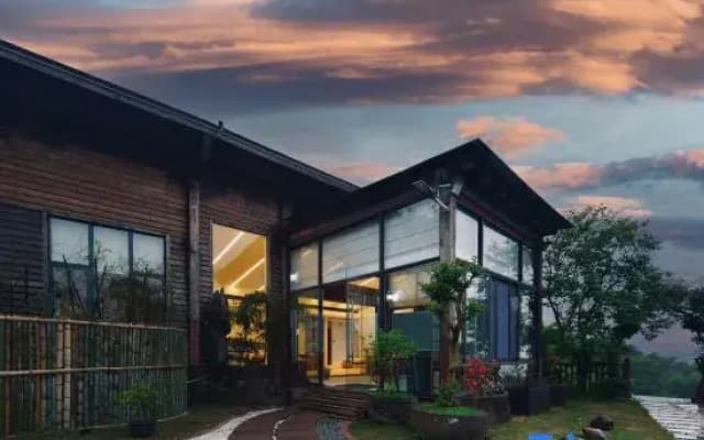 Jiayang Group, Wohong Village, Yuyao, Zhejiang, China, 450 meters north of Maohuping