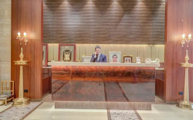 Hotel Gurudev Grand