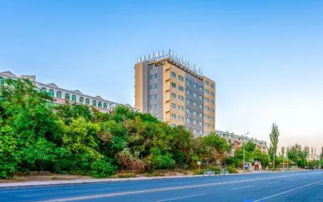 Korla Apricot Business Hotel