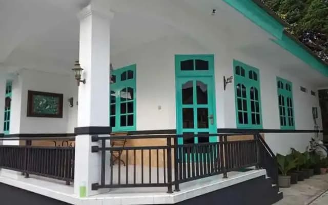 Cozy Villa 3 Bedrooms at Pondok Jempol Tawangmangu