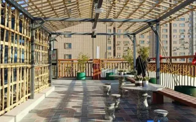 Junren Yizhan · Shushu's Boutique Homestay (Kashgar Donghu Park)