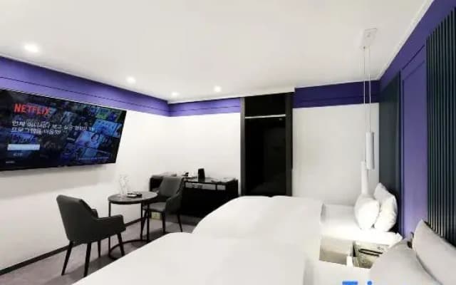 HOTEL166
