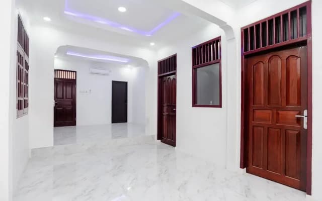 RedDoorz Syariah @ Sakura Hotel Jatiwaringin