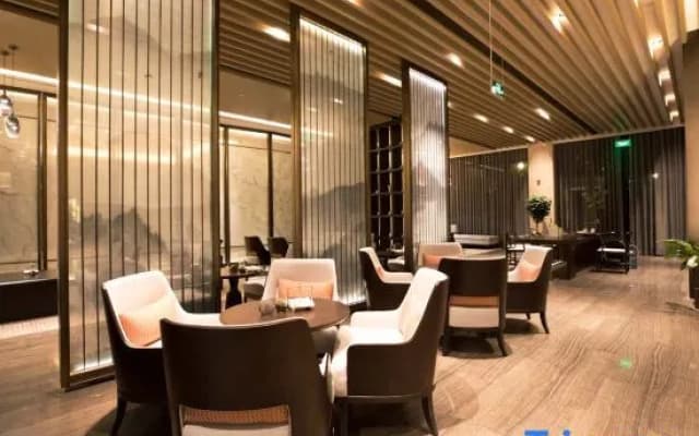 Yujie Junlan Hotel