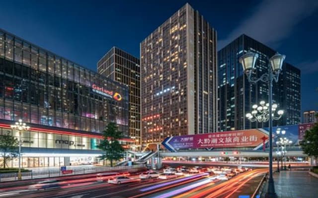 YUNSHUO · High Sky Private Soup Hotel (Huaguoyuan White House Songhua Road Metro Station)
