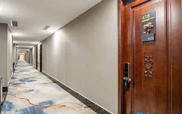 Longquan Water City Hotel (Yancheng Development Zone)