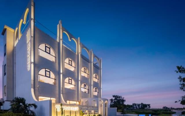EHOUSE Rose Summer First Homestay（Shenzhou Peninsula Tourist Resort Tourist Highway Store）