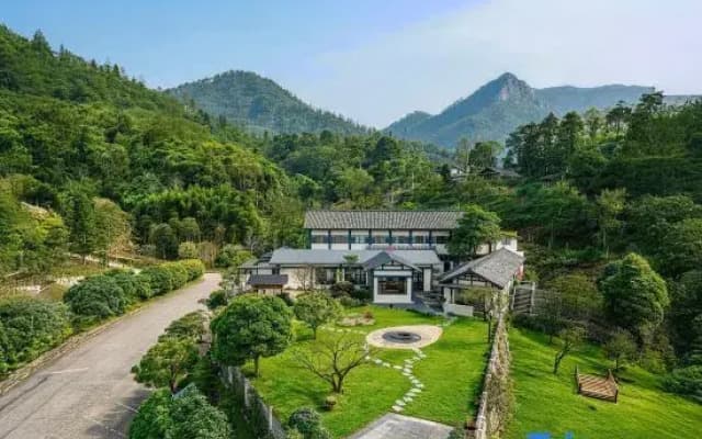 Mountain Breeze as the Vein. Forest Private Hot Spring Outdoor Themed Homestay