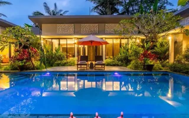 Chakola villa - Tropical 4BR Oasis with Huge Pool