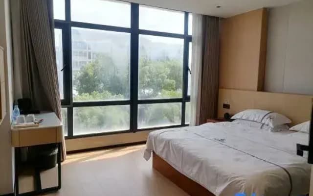 Yanshan Xinride Jingdian Hotel