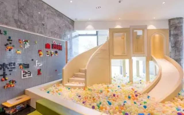 Beihai Lanyu Seaview Hotel (Yintan Scenic Area Branch)
