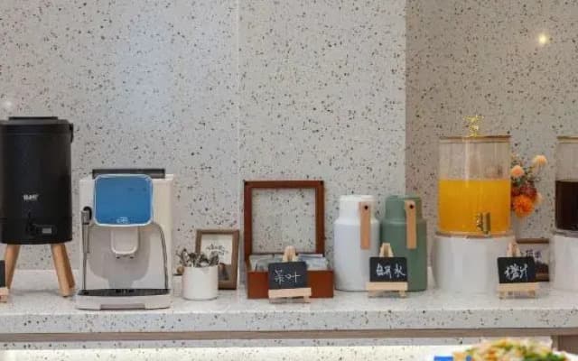 Country Inn & Suites by Radisso Wuhan Hankou Railway Station Central Hospital Houhu Branch