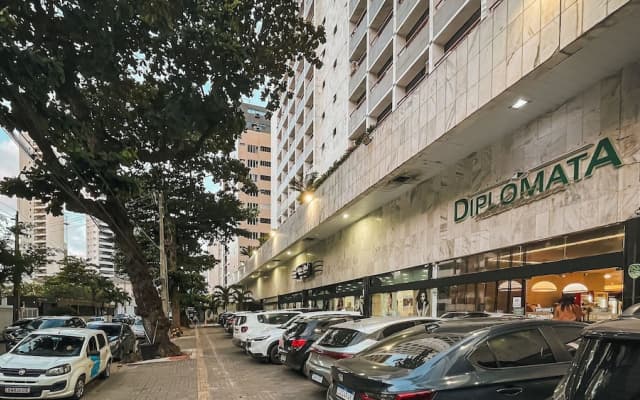 Flat com piscina a 50m da praia