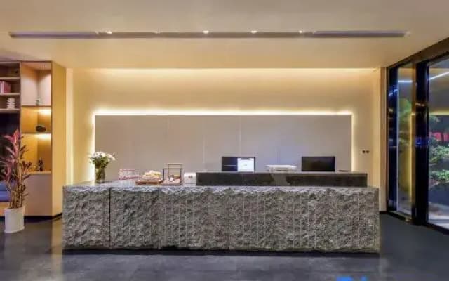 Guilin Moyeh Artistic Movie Homestay (Two Rivers and Four Lakes Dongxi Lane)