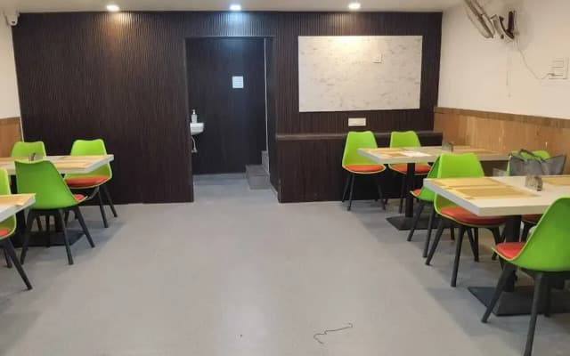 Hotel 7R Residency
