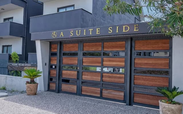 A Suite Side