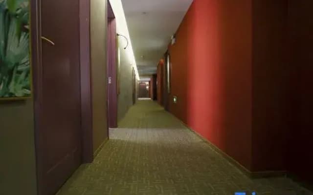 Huai'an Crystal Lover Themed Homestay (Leyuan Building Jinma Plaza)